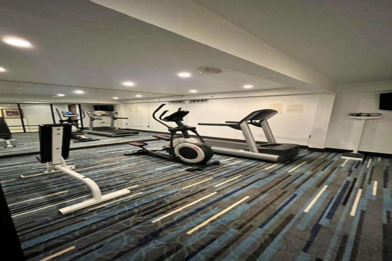 Surestay Plus Hotel By Best Western Price Exteriér fotografie